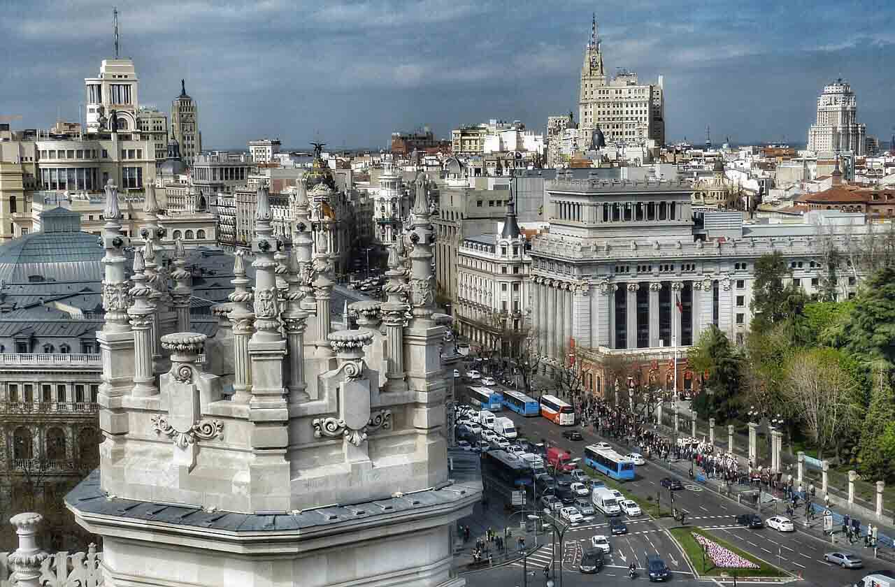 Madrid. How to arrive by train, car, bus. Info, distances, connections