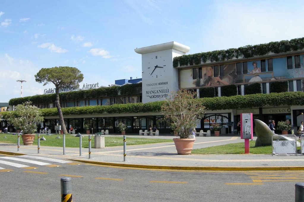 Pisa airport. Info and train bus connections Florence, Tuscany. Ticket