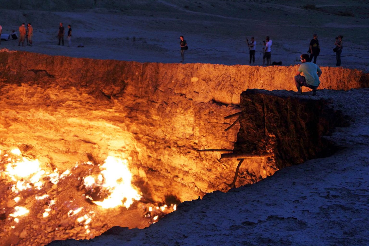 Gate of Hell in Turkmenistan. What to do and see. How to get
