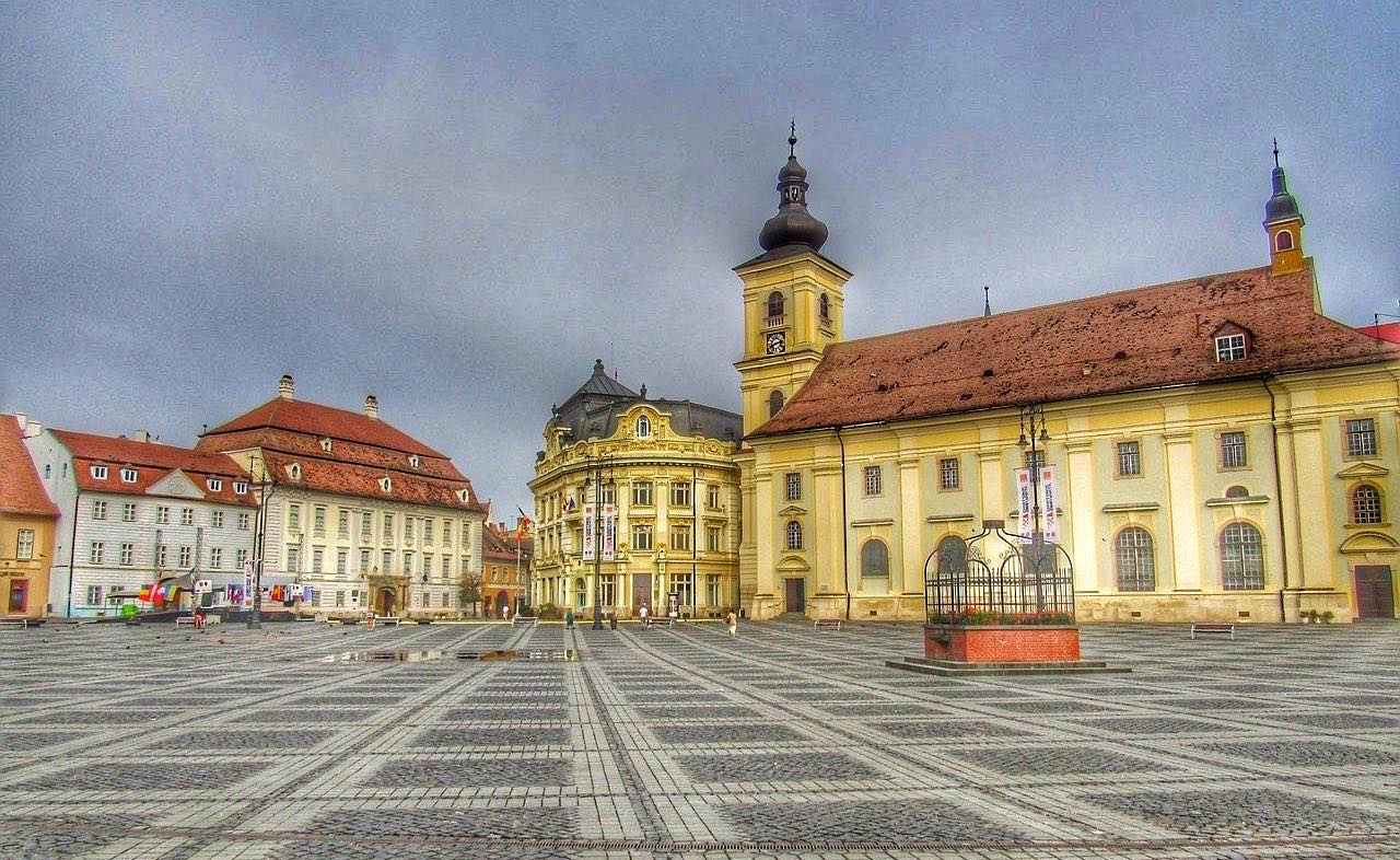 File:Sibiu (Hermannstadt, Nagyszeben) - Large Square (Piața Mare